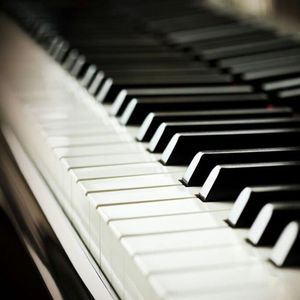 娇小白嫩的×XXx性英
